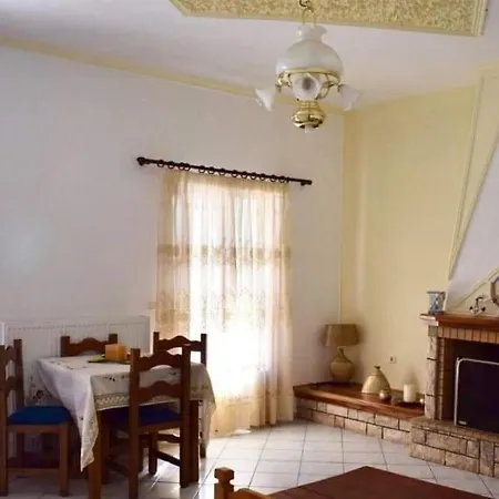 Pine Tree House Troulos