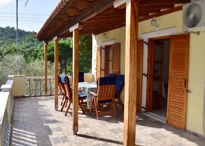 Pine Tree House Apartamento Troulos